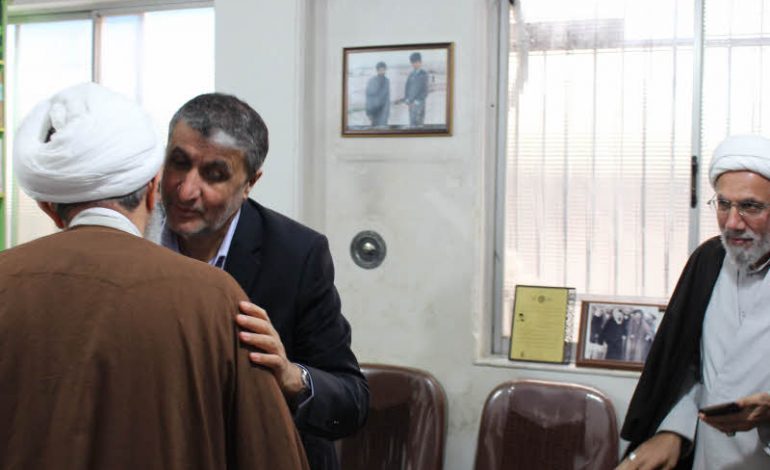 استاندار مازندران و مدیرکلّ تبلیغات اسلامی استان ، با حضور در دفتر امام جمعه قائم شهر با ابوالشهیدین آیت الله معلمی دیدار کردند + تصاویر