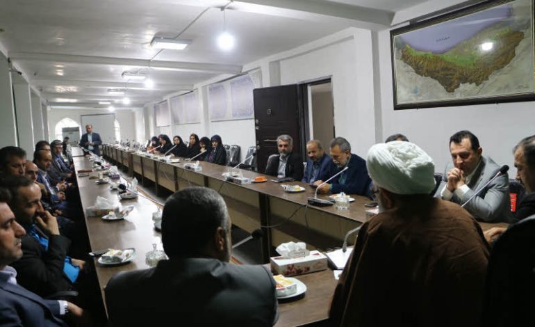 ریاست و معاونین اداره آموزش و پرورش شهرستان قائم شهر با حضور در دفتر امام جمعه شهرستان با آیت الله معلمی دیدار کردند + تصاویر