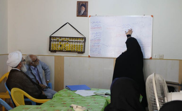 آیت الله معلمی با حضور در مؤسسه رهپویان حق شهرستان قائم شهر ، از فعالیت های قرآنی-علمی این مؤسسه بازدید فرمودند + تصاویر