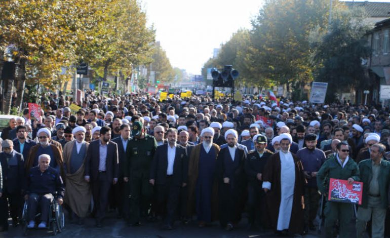 راهپیمایی و اجتماع عظیم مردمی حمایت از امنیت و اقتدار کشور با حضور آیت الله معلمی ، مسئولین و جمع کثیری از مردم ولایتمدار قائم شهر، در این شهرستان برگزار شد + تصاویر
